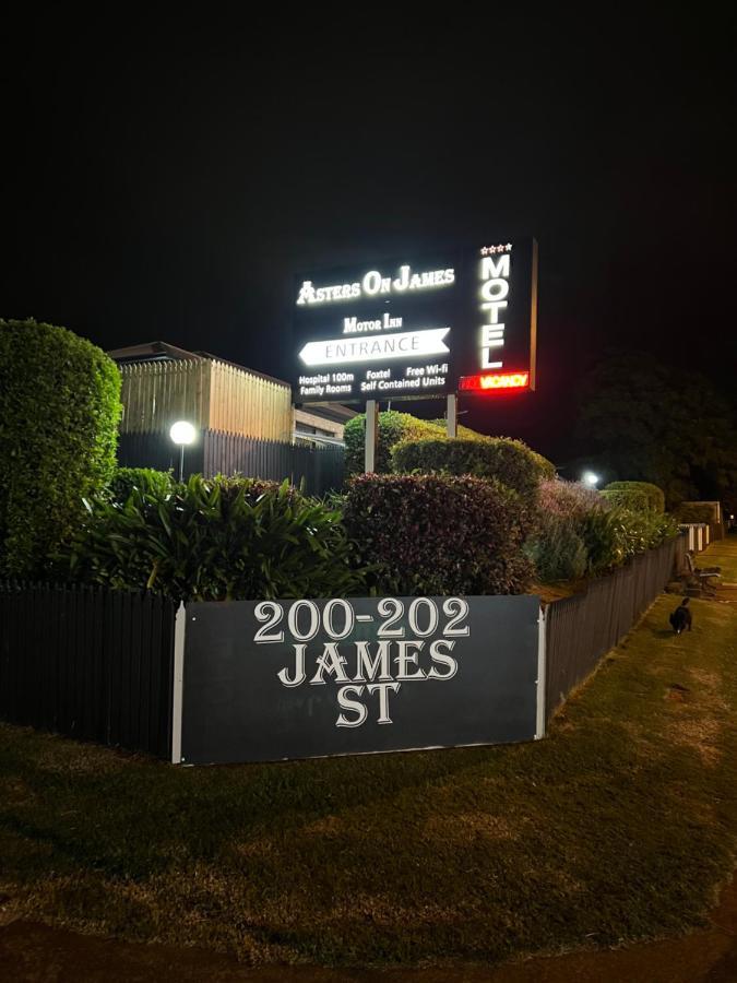 Asters On James Motor Inn Toowoomba Exterior photo