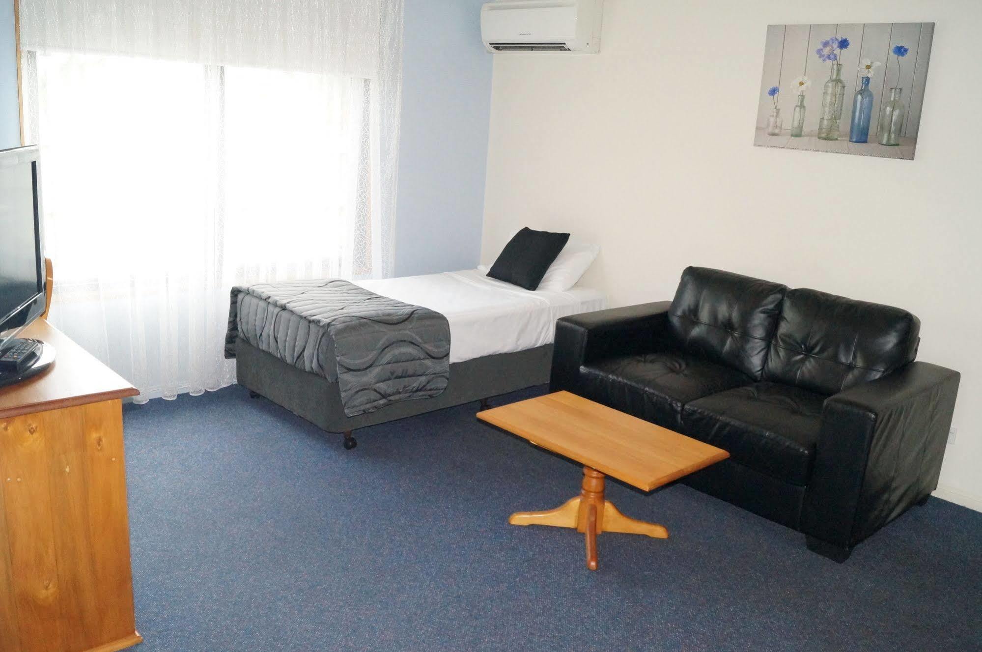 Asters On James Motor Inn Toowoomba Exterior photo