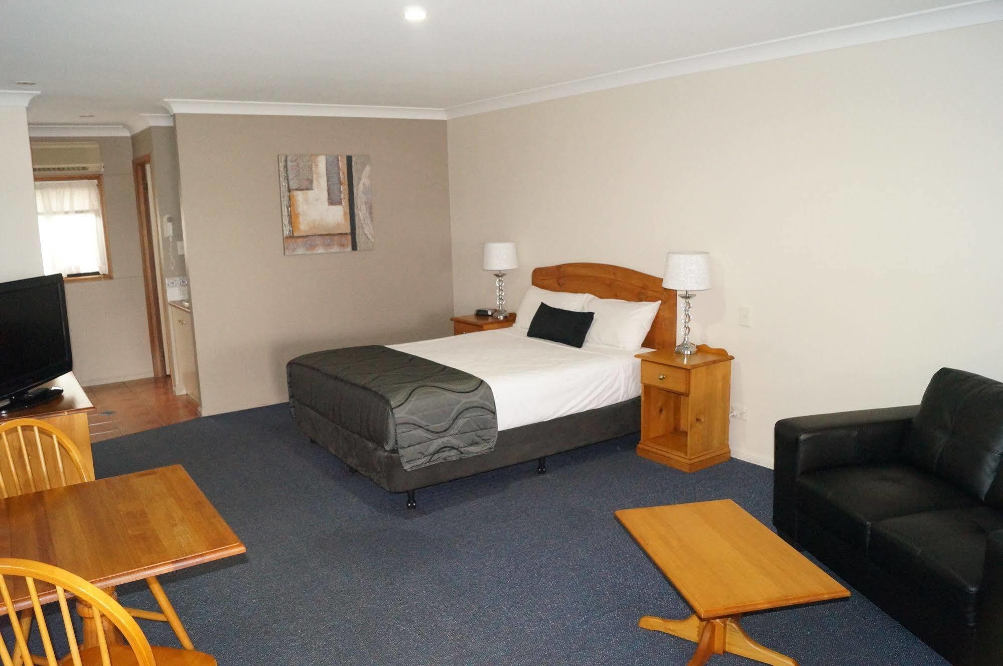 Asters On James Motor Inn Toowoomba Exterior photo