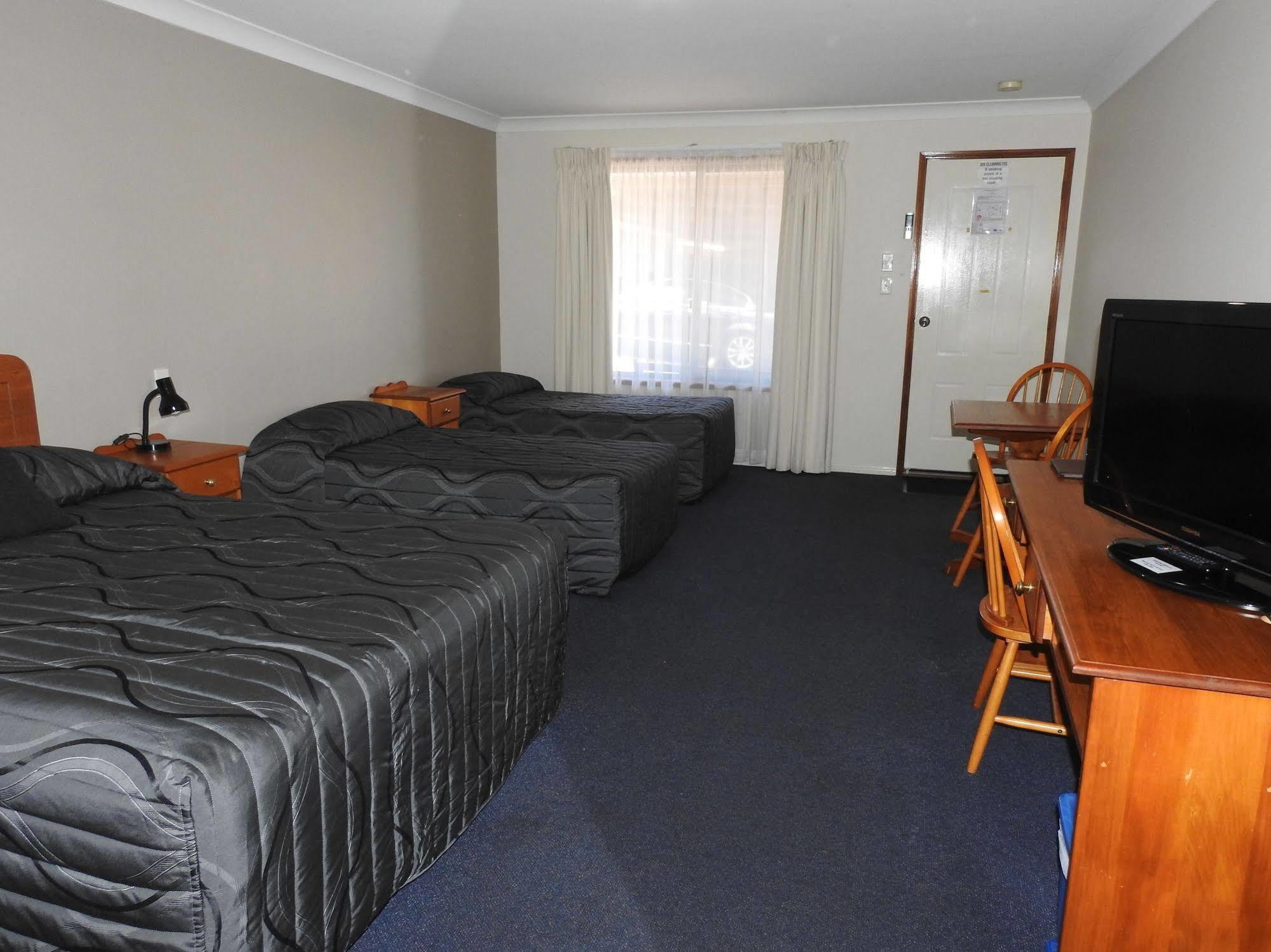 Asters On James Motor Inn Toowoomba Exterior photo